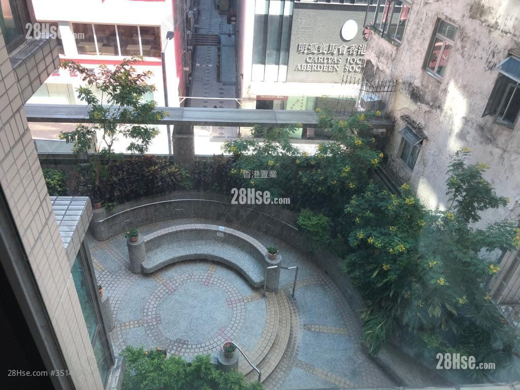 Tin Wan Court Sell 3 Bedrooms , 2 Bathrooms 560 ft² ( 52.0 m² )