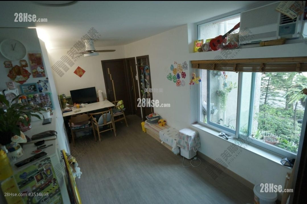 On Shing Court Sell 543 ft² ( 50.4 m² )