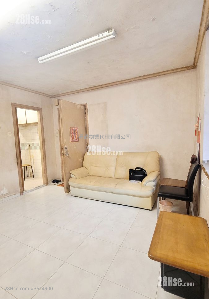 Tung Hei Court Sell 2 Bedrooms , 1 Bathroom 438 ft² ( 40.7 m² )