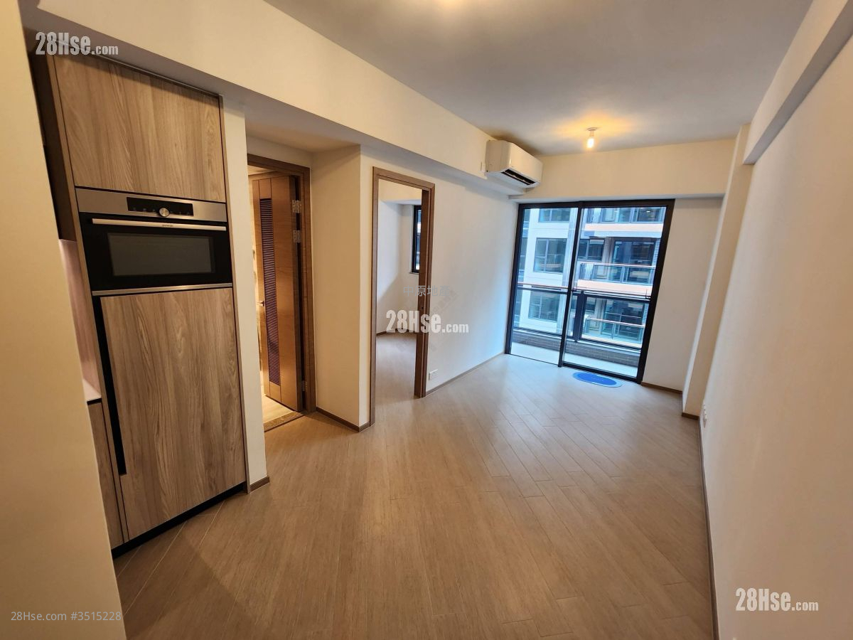 High Park Sell 1 Bedroom 302 ft² ( 28.1 m² )