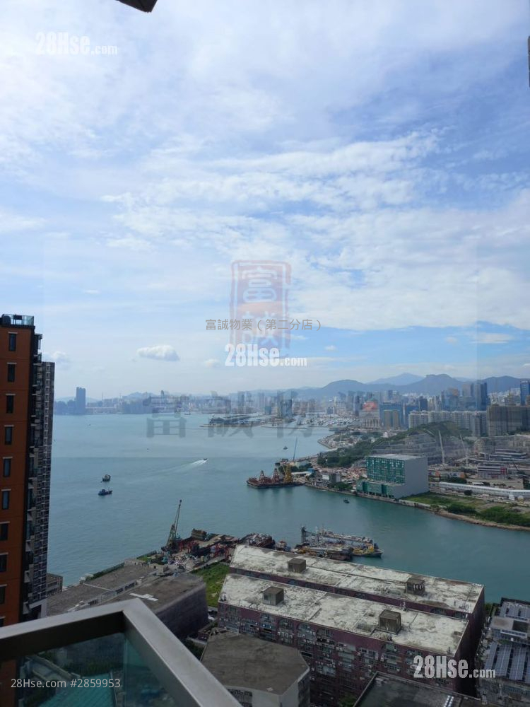 The Spectacle Rental 2 Bedrooms , 1 Bathroom 544 ft² ( 50.5 m² )