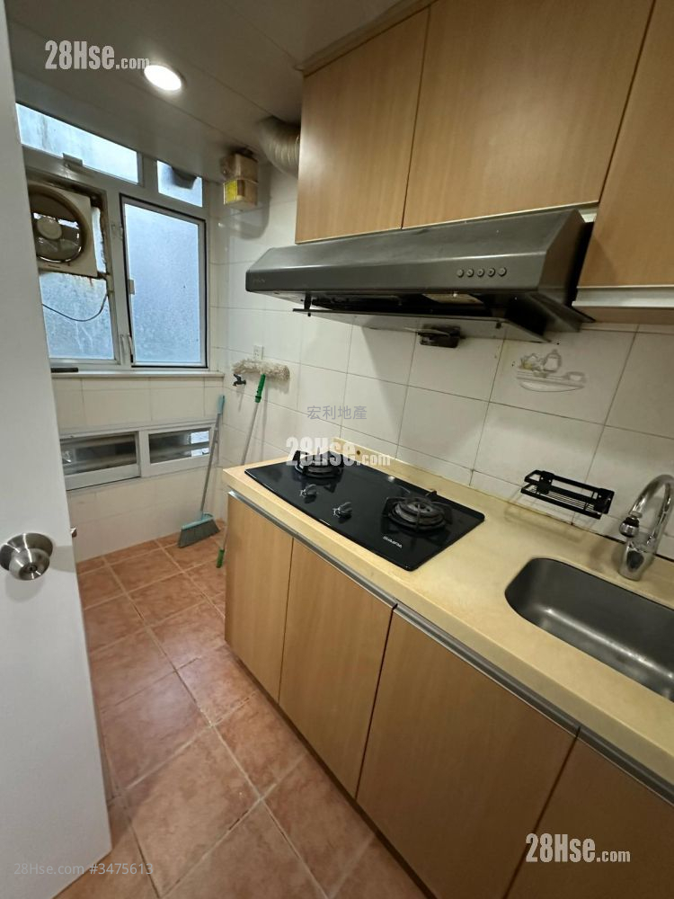 Tsui Wan Estate Sell 2 Bedrooms , 1 Bathroom 376 ft² ( 34.9 m² )
