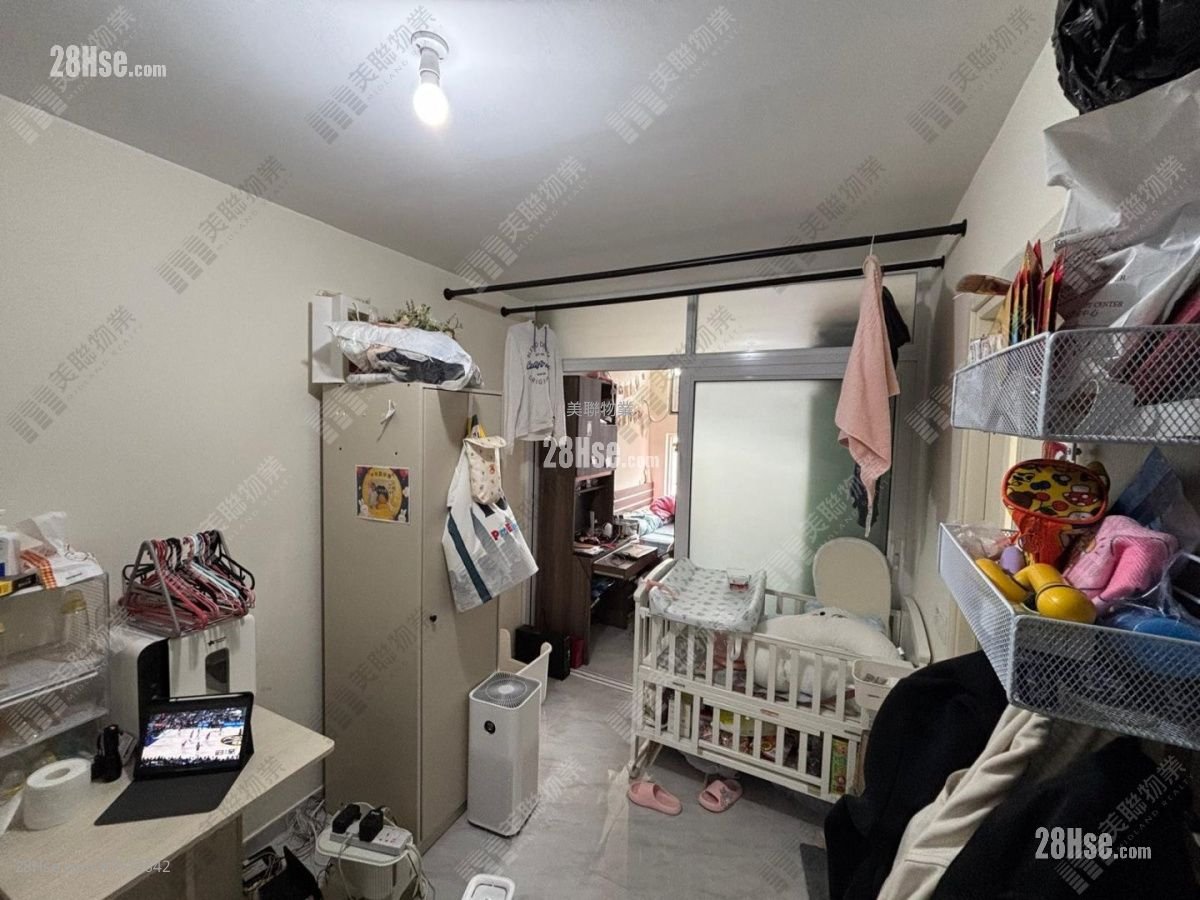Shan Lai Court Sell 1 Bedroom , 1 Bathroom 287 ft² ( 26.7 m² )
