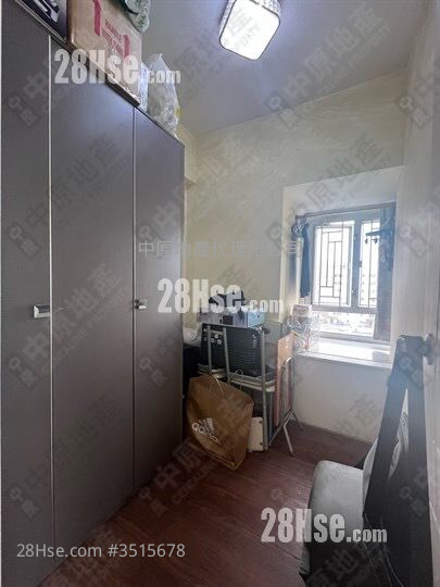 Tung Fai Court Sell 2 Bedrooms , 1 Bathroom 284 ft² ( 26.4 m² )
