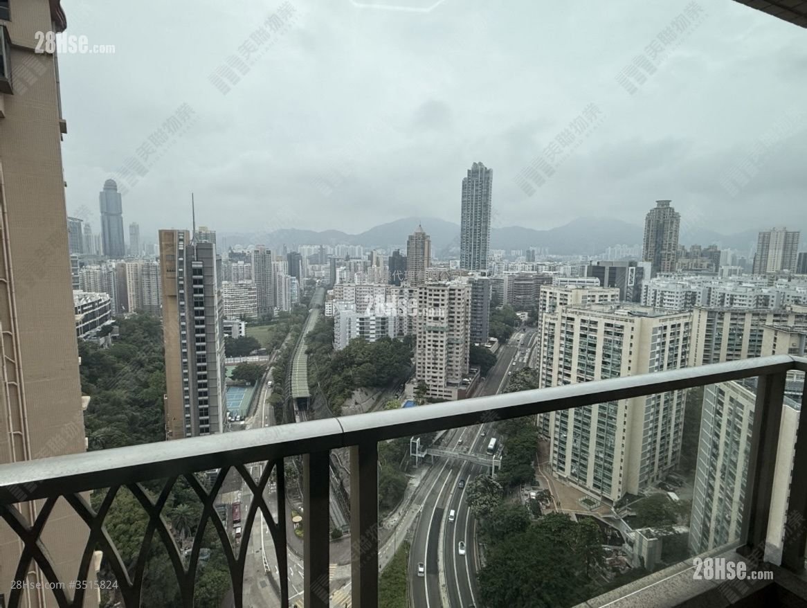 Parc Palais Rental 3 Bedrooms , 2 Bathrooms 829 ft² ( 77.0 m² )