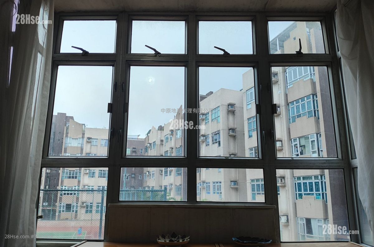 Tai Po Garden Sell 3 Bedrooms 803 ft² ( 74.6 m² )