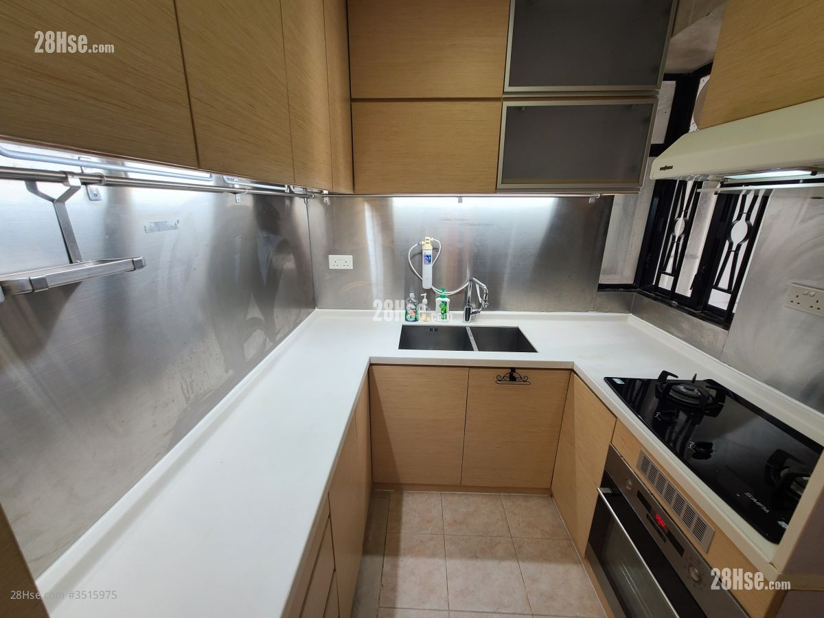 Bayview Garden Sell 3 Bedrooms , 2 Bathrooms 707 ft² ( 65.7 m² )