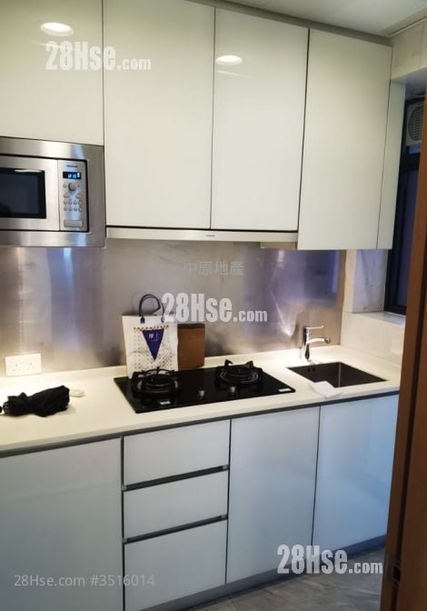 18 Upper East Rental 3 Bedrooms , 1 Bathroom 518 ft² ( 48.1 m² )