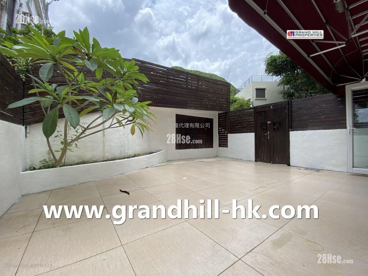 Village Sell 2 Bedrooms , 1 Bathroom 700 ft² ( 65.0 m² )