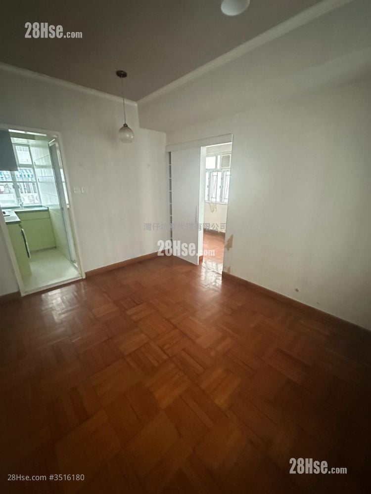 Mayland Court Sell 1 Bedroom , 1 Bathroom 347 ft² ( 32.2 m² )
