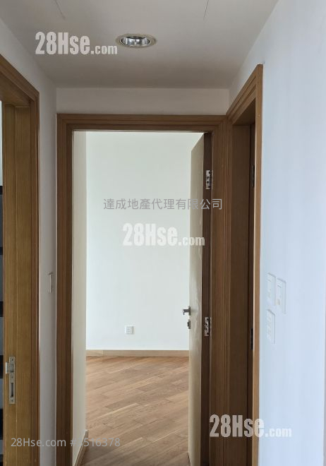 Century Gateway Rental 490 ft² ( 45.5 m² )
