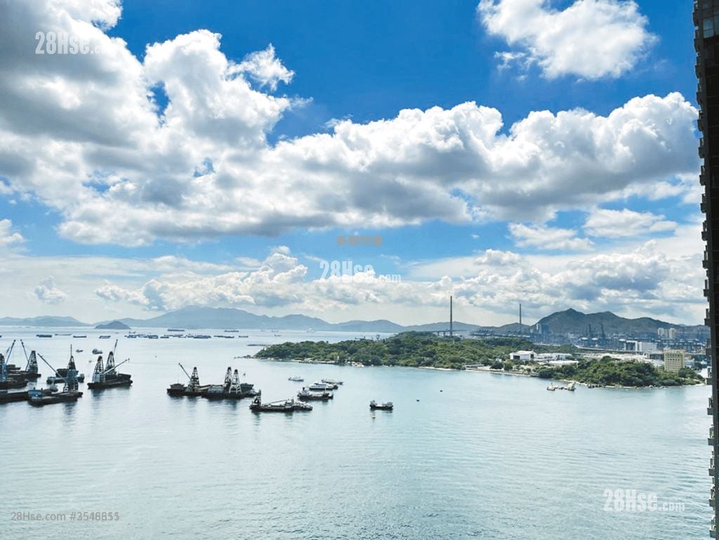 One Silversea Sell 3 Bedrooms , 2 Bathrooms 665 ft² ( 61.8 m² )