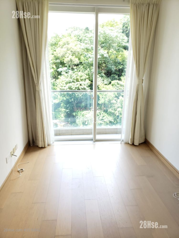 Gardenia Rental 1 Bedroom , 1 Bathroom 270 ft² ( 25.1 m² )