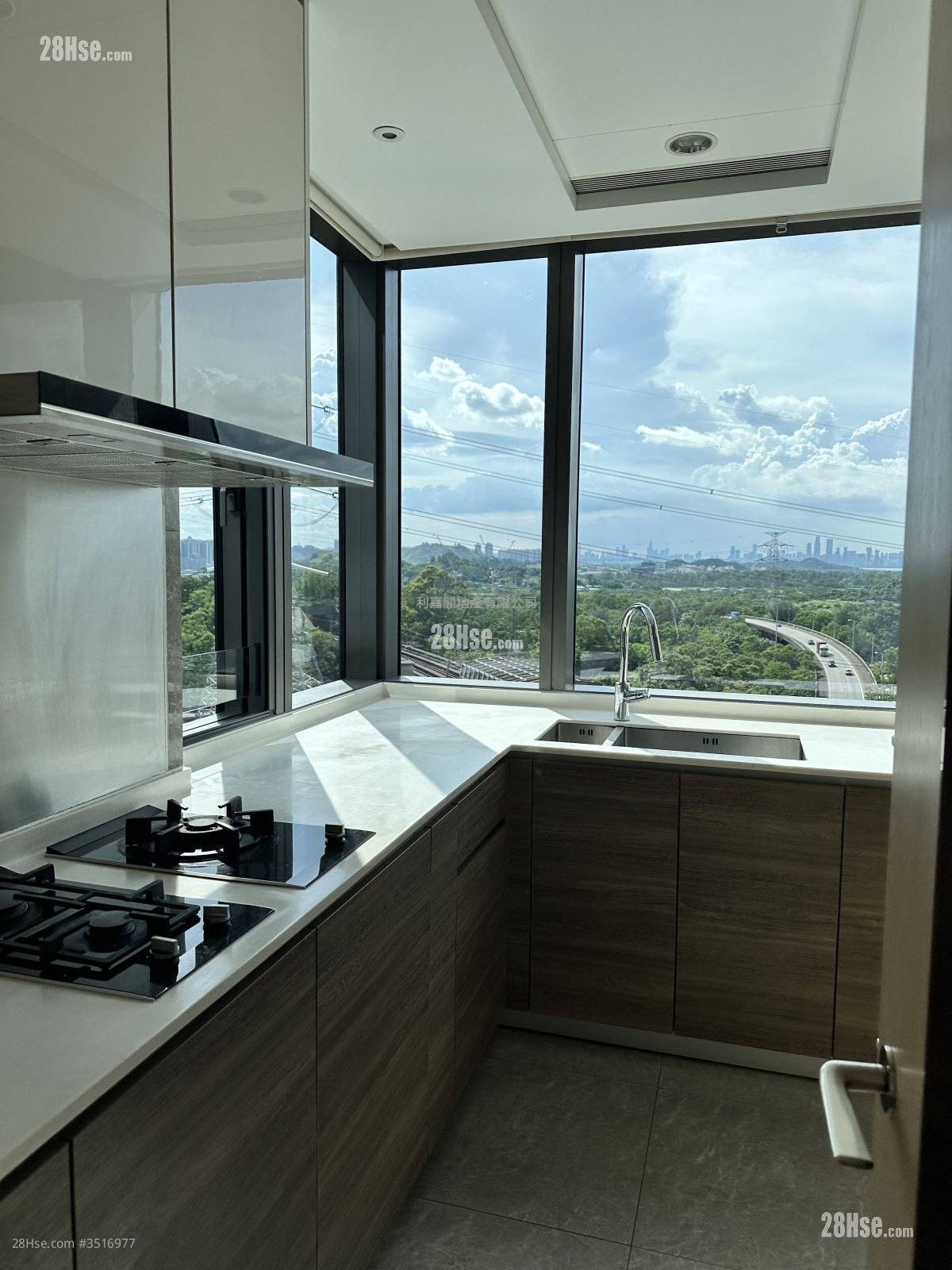 Crescent Green Sell 3 Bedrooms 929 ft² ( 86.3 m² )