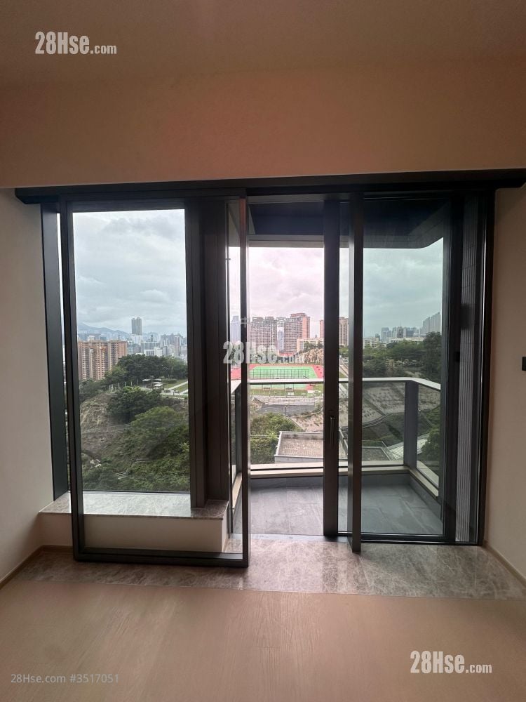 In One Rental 3 Bedrooms , 2 Bathrooms 904 ft² ( 84.0 m² )