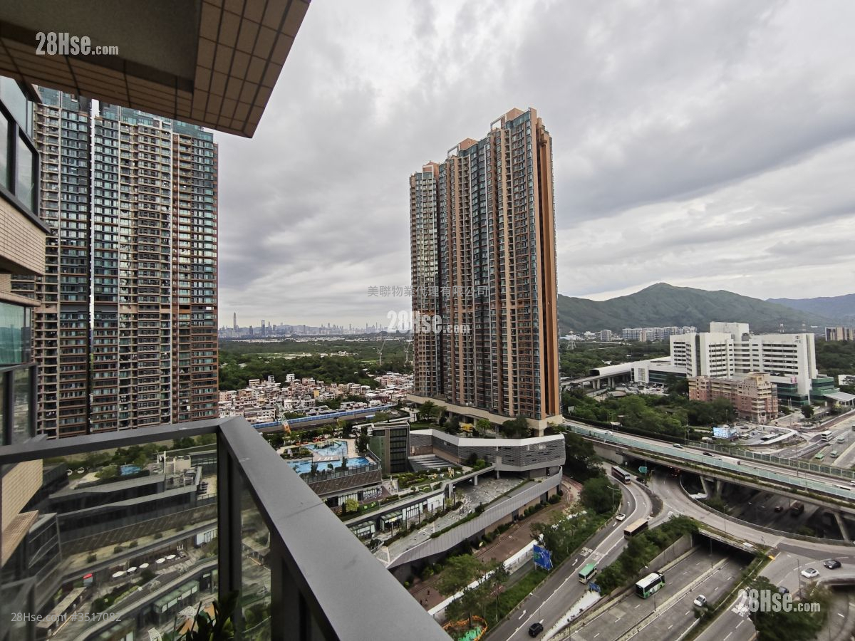 Yoho Midtown Sell 3 Bedrooms , 2 Bathrooms 898 ft² ( 83.4 m² )
