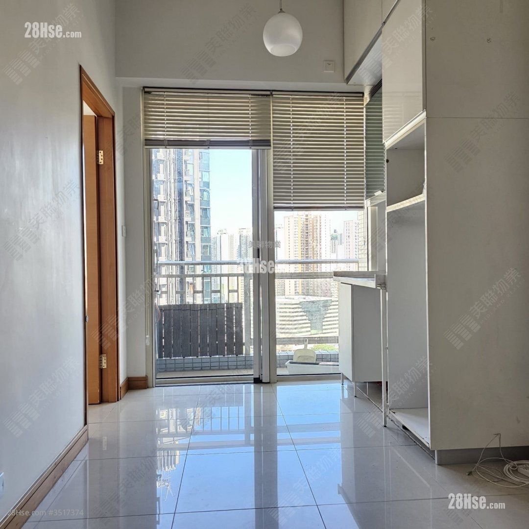 One New York Sell 1 Bedroom , 1 Bathroom 241 ft² ( 22.4 m² )