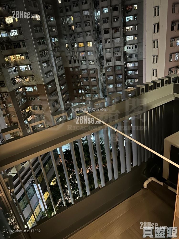 Uptify Sell Studio , 1 Bathroom 194 ft² ( 18.0 m² )