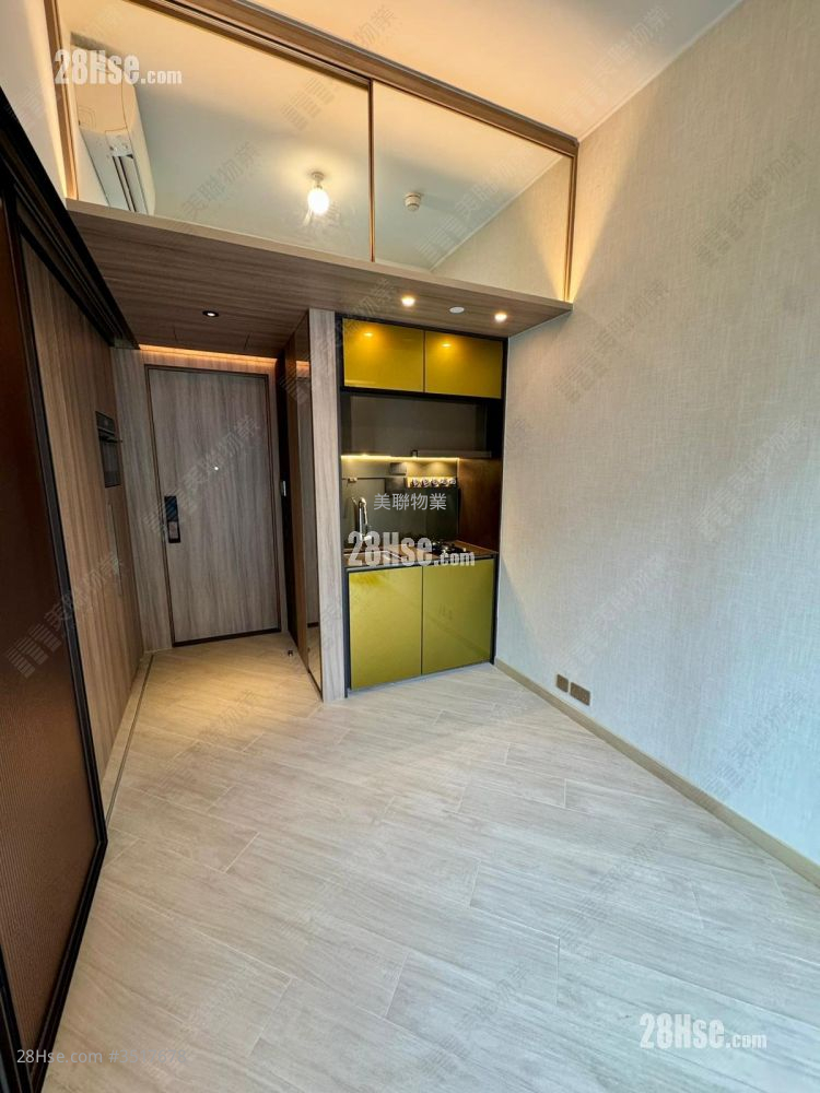 Gateway Square Mile Rental 1 Bedroom , 1 Bathroom 260 ft² ( 24.2 m² )