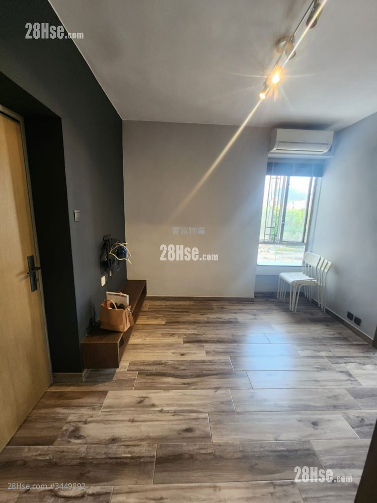 Tai Wo Centre Rental 2 Bedrooms , 1 Bathroom 294 ft² ( 27.3 m² )