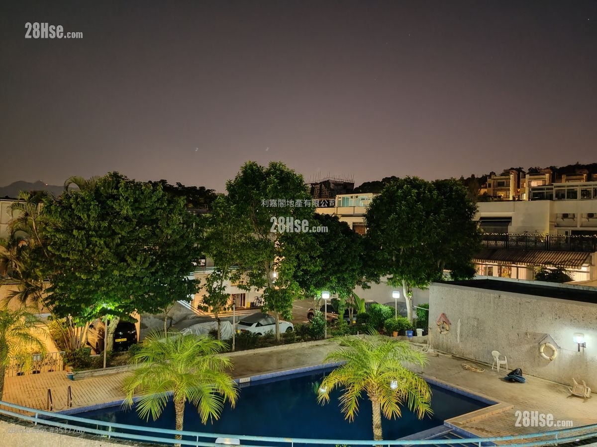 Confier Lodge Rental 3 Bedrooms , 2 Bathrooms 755 ft² ( 70.1 m² )
