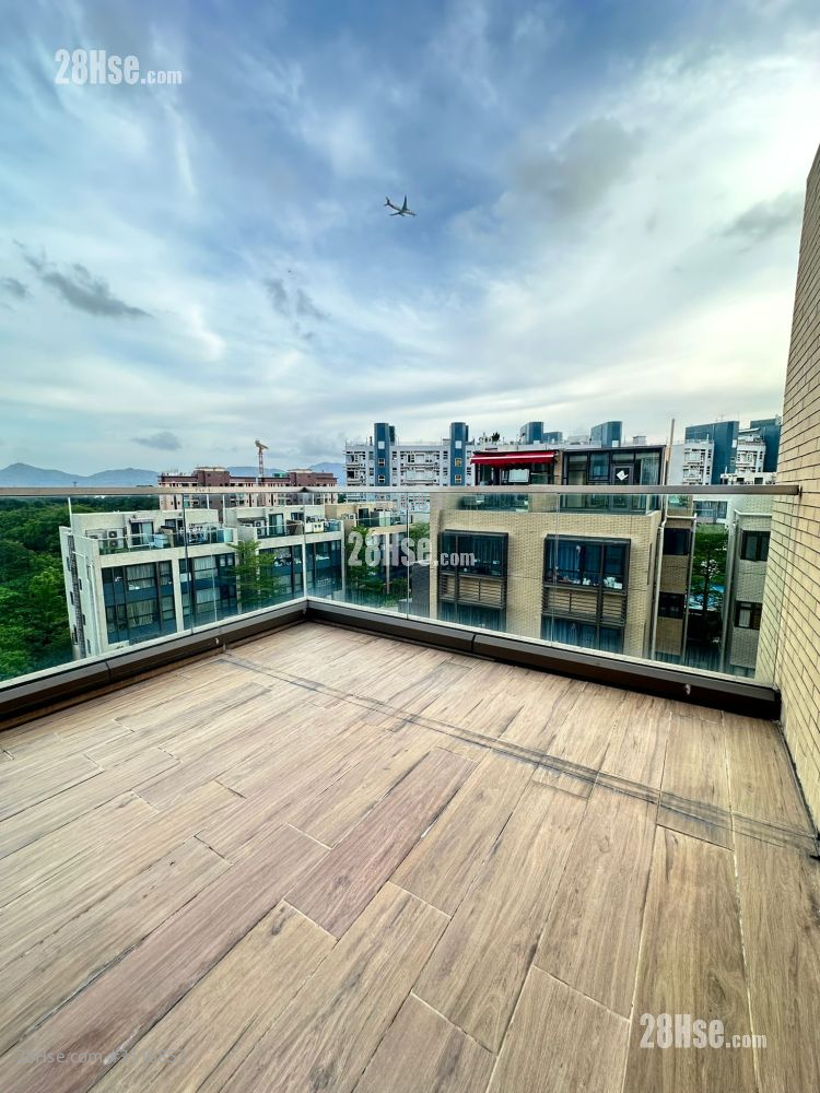 Jade Grove Rental 5+ Bedrooms , 5+ Bathrooms 2,217 ft² ( 206.0 m² )