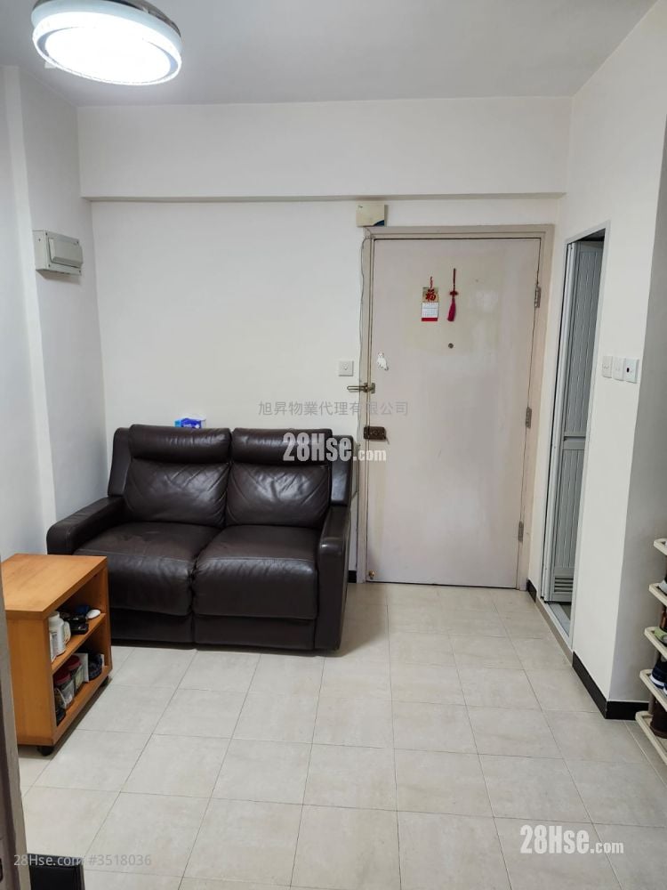 Moon Wah House Sell 2 Bedrooms , 1 Bathroom 322 ft² ( 29.9 m² )