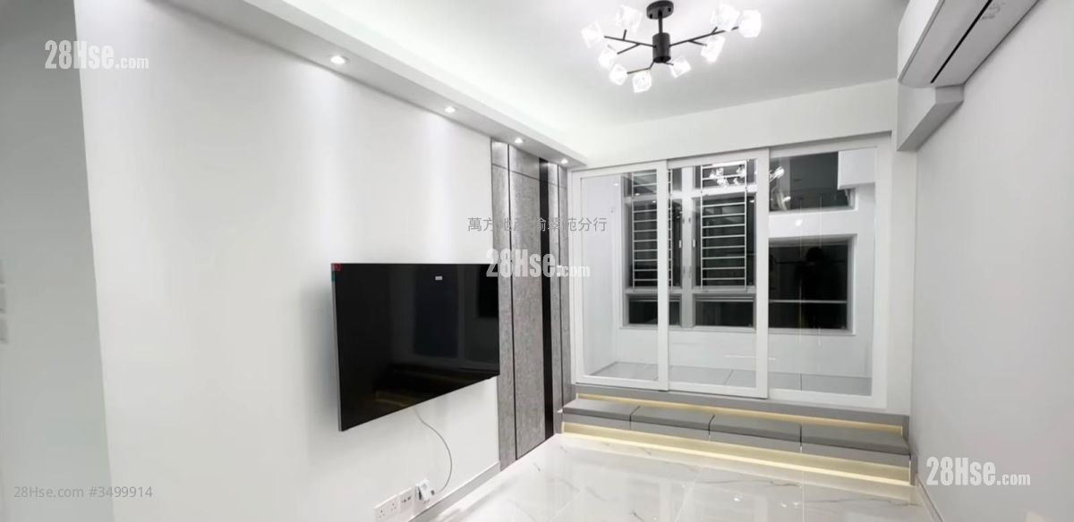 Kam Chun Court Sell 2 Bedrooms , 1 Bathroom 375 ft² ( 34.8 m² )