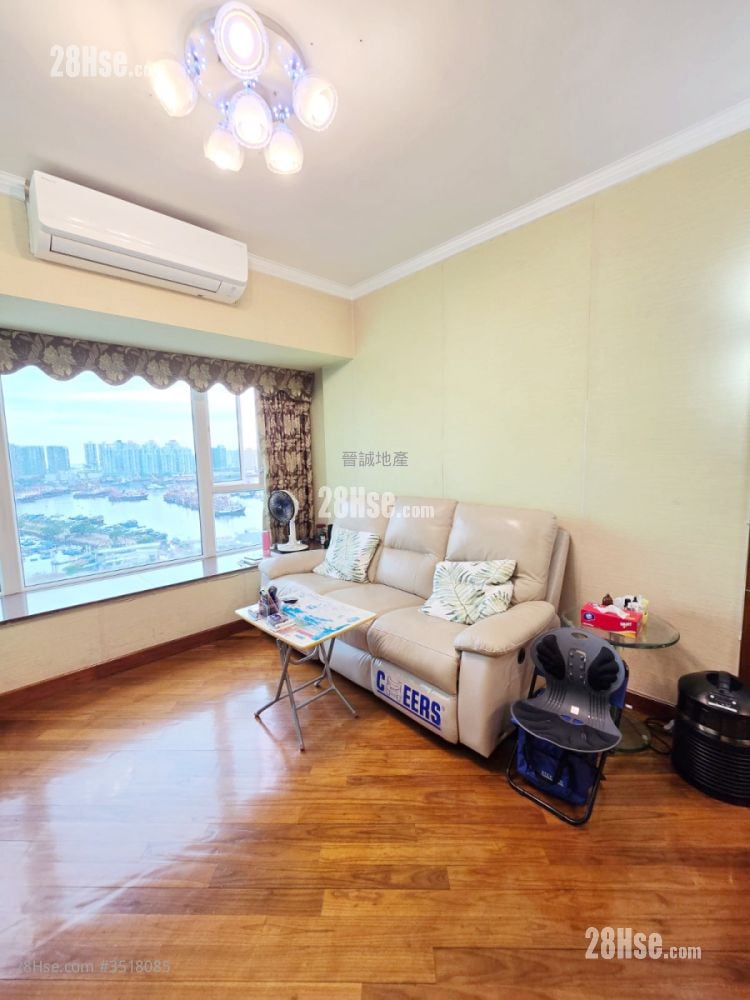 Palm Cove Sell 4 Bedrooms , 2 Bathrooms 750 ft² ( 69.7 m² )