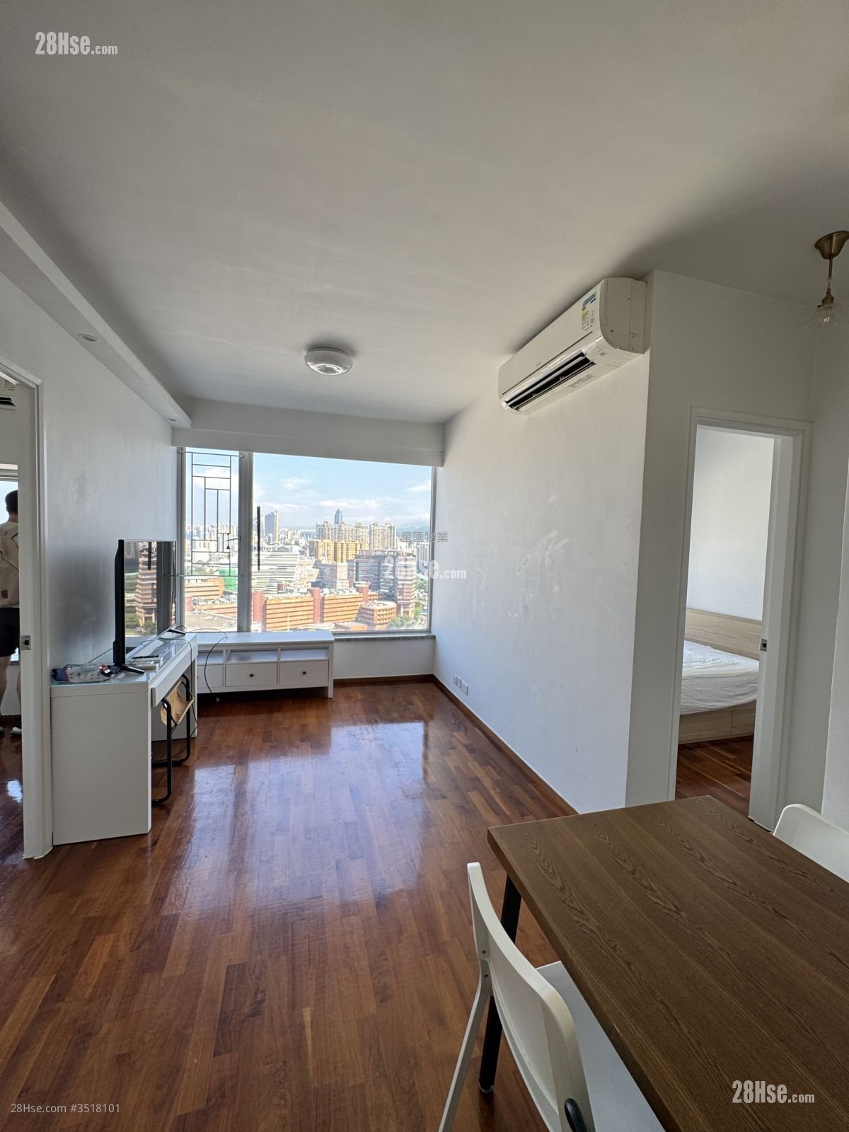 The Metropolis Residence Sell 2 Bedrooms , 1 Bathroom 470 ft² ( 43.7 m² )