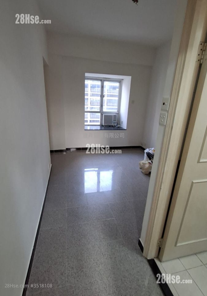 Braemar Court Sell 1 Bedroom , 1 Bathroom 305 ft² ( 28.3 m² )