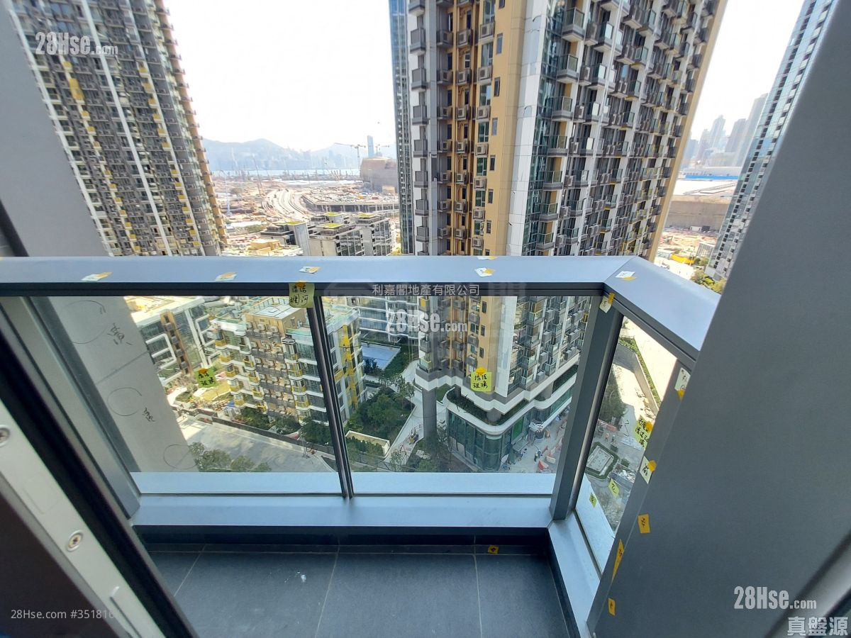 Monaco Sell 2 Bedrooms , 1 Bathroom 441 ft² ( 41.0 m² )