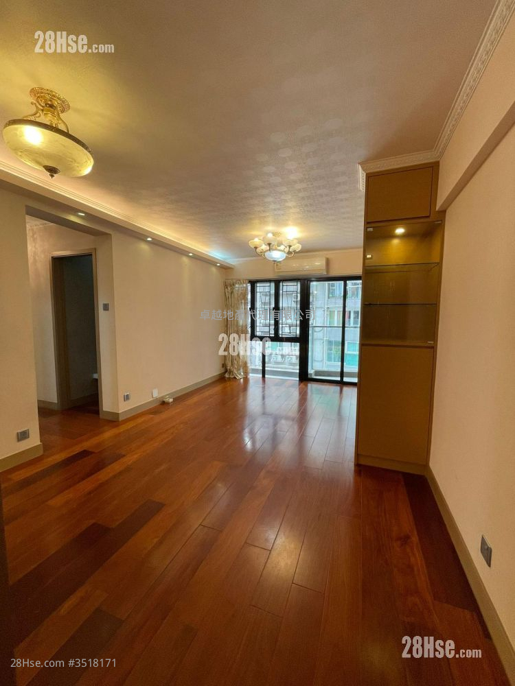 Flora Garden Rental 3 Bedrooms , 2 Bathrooms 681 ft² ( 63.3 m² )