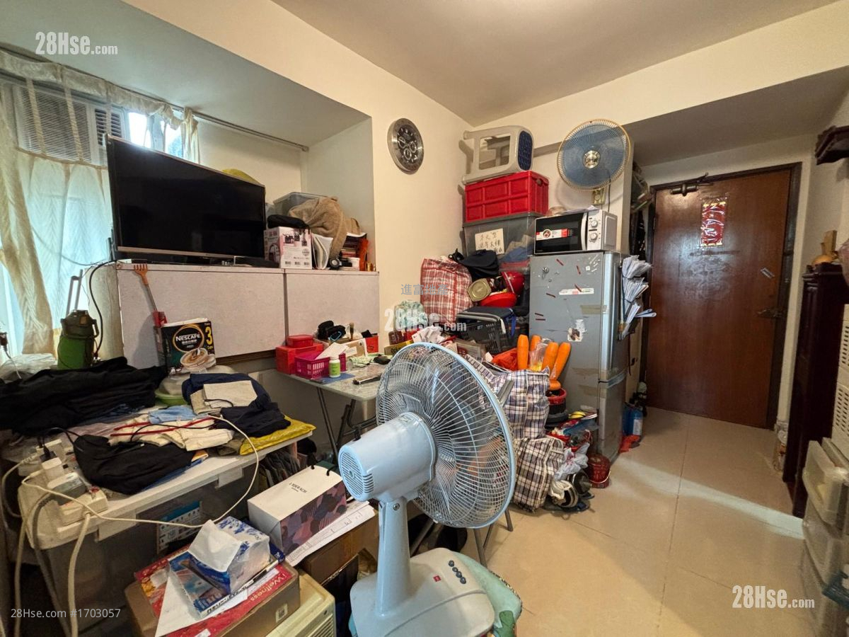 翠华花园 售盘 2 房 , 1 浴室 271 平方尺 ( 25.2 平方米 )