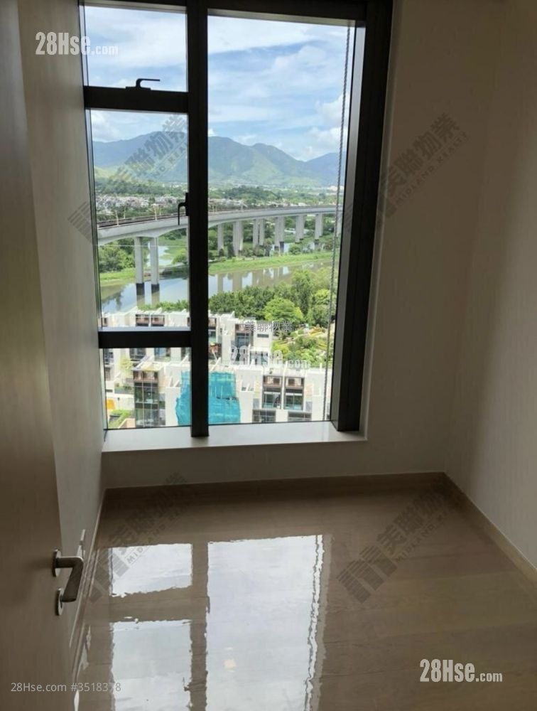 Crescent Green Rental 940 ft² ( 87.3 m² )