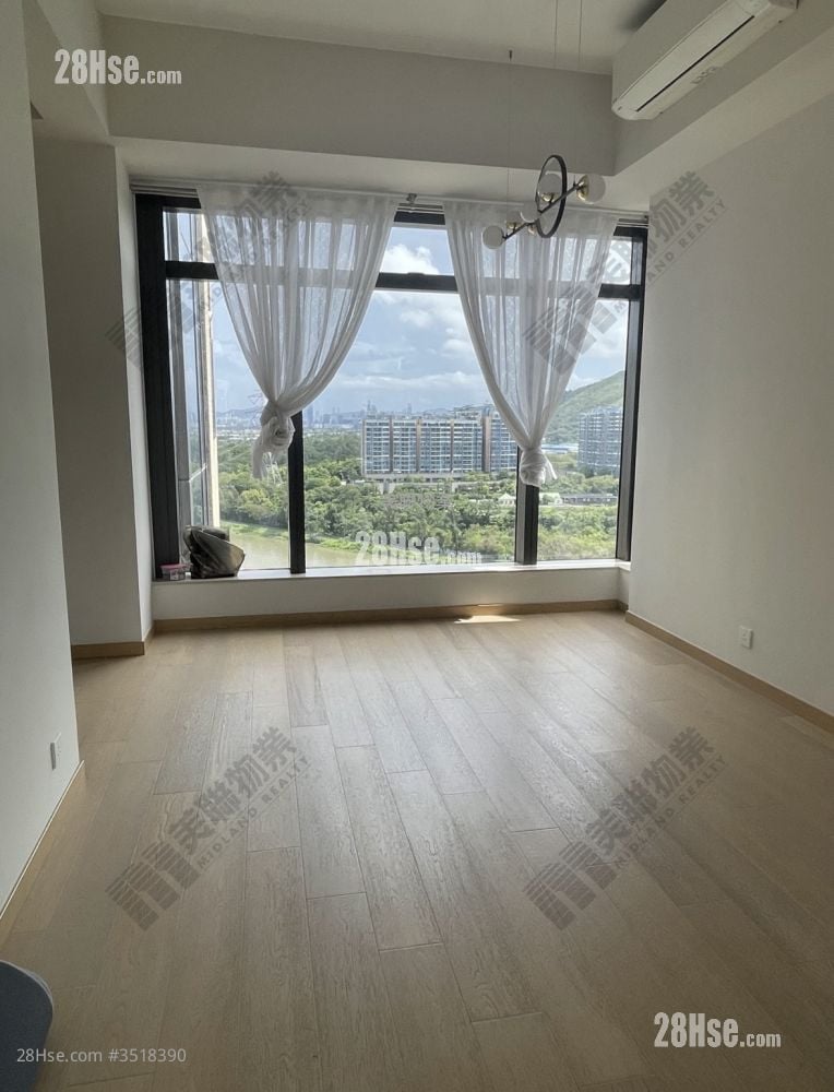 Crescent Green Rental 940 ft² ( 87.3 m² )