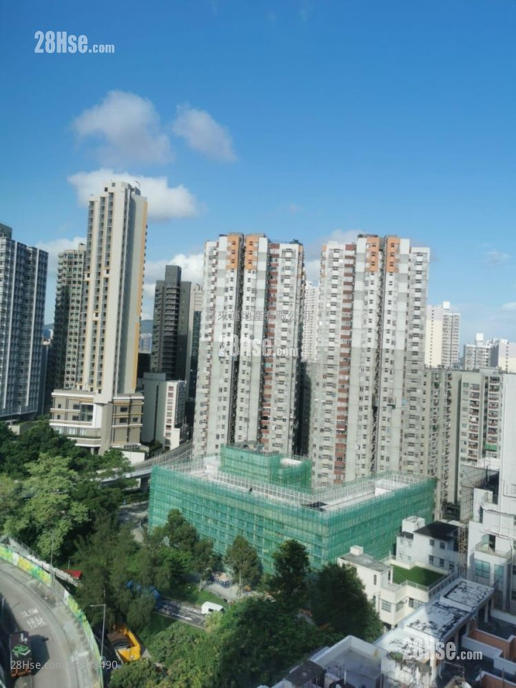 Palatial Stand Rental 2 Bedrooms , 1 Bathroom 287 ft² ( 26.7 m² )