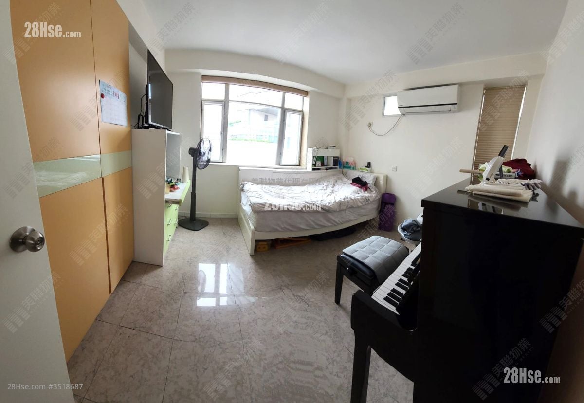 Blue Haven Sell 3 Bedrooms , 2 Bathrooms 897 ft² ( 83.3 m² )