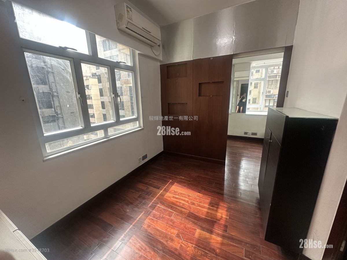 Hart Avenue Court Rental 1 Bedroom , 1 Bathroom 248 ft² ( 23.0 m² )