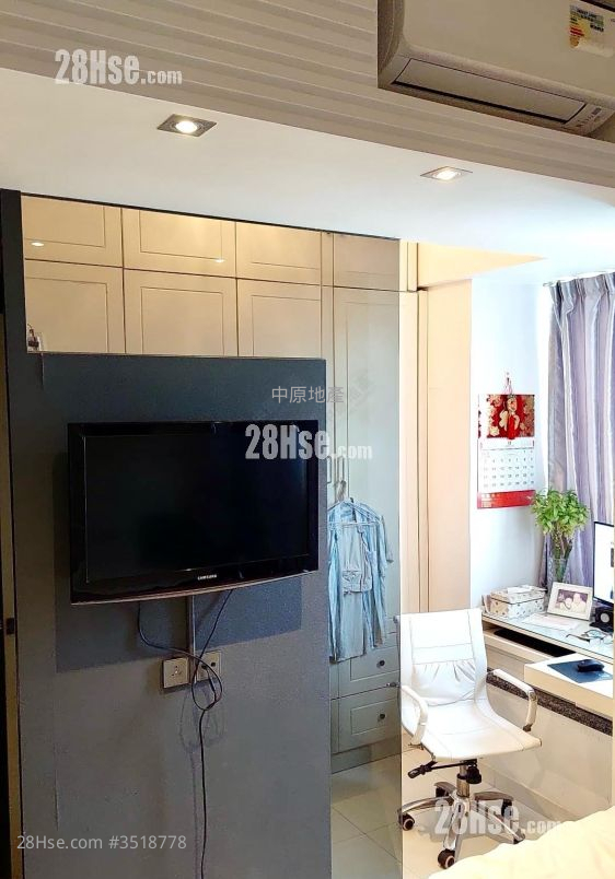 Aqua Blue Sell 3 Bedrooms 619 ft² ( 57.5 m² )