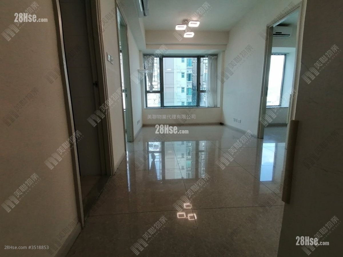 Yuccie Square Sell 2 Bedrooms , 2 Bathrooms 429 ft² ( 39.9 m² )