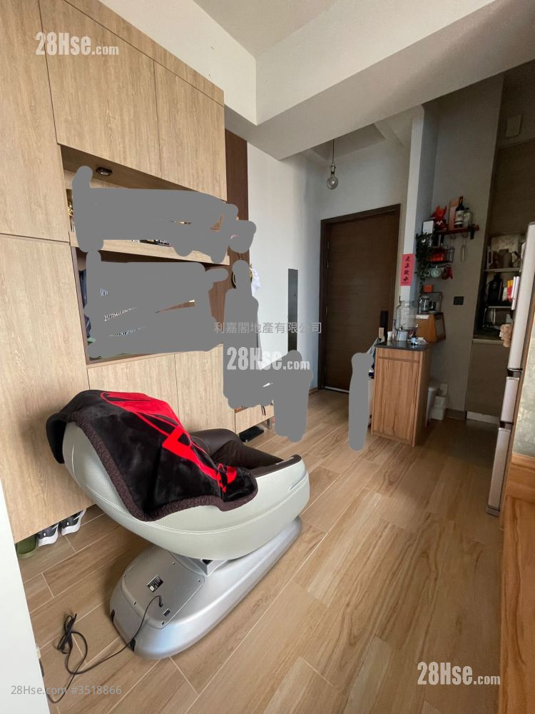 The Reach Sell 2 Bedrooms 425 ft² ( 39.5 m² )