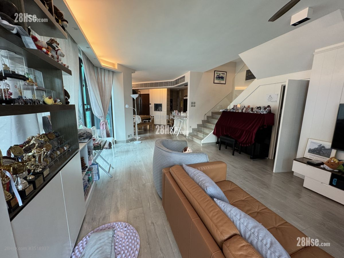 Royal Ascot Sell 3 Bedrooms , 2 Bathrooms 1,479 ft² ( 137.4 m² )