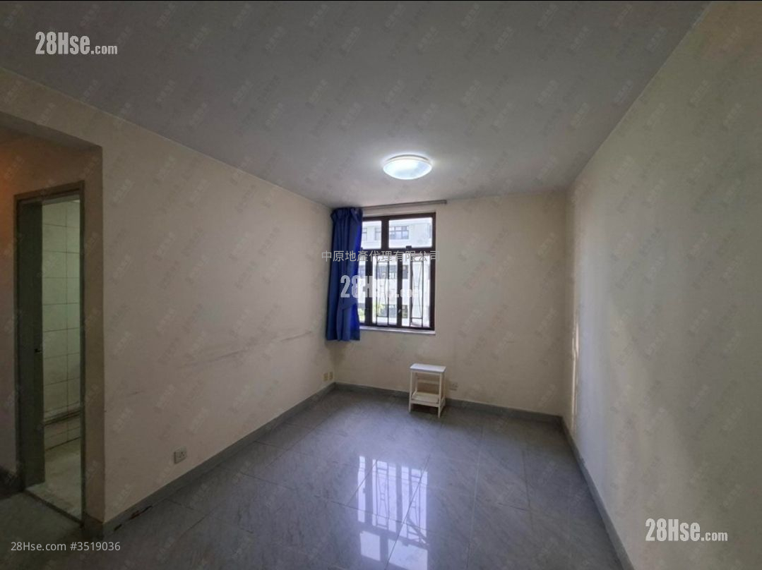 Luk Yeung Sun Chuen Sell 2 Bedrooms , 1 Bathroom 445 ft² ( 41.3 m² )