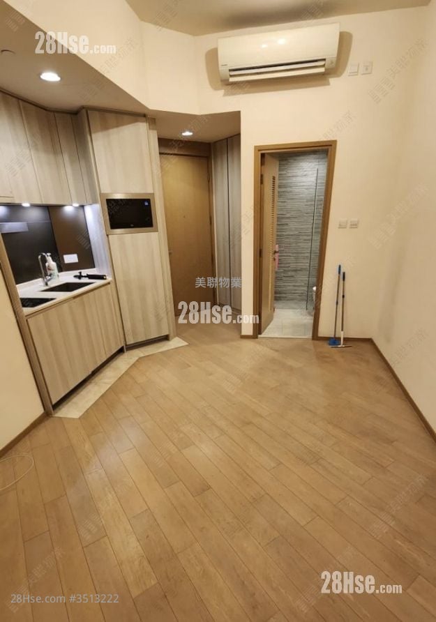 Eight Regency Sell 296 ft² ( 27.5 m² )