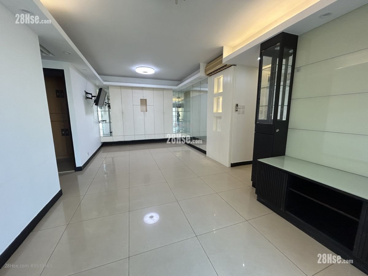 Vianni Cove Rental 5+ Bedrooms , 2 Bathrooms 869 ft² ( 80.7 m² )