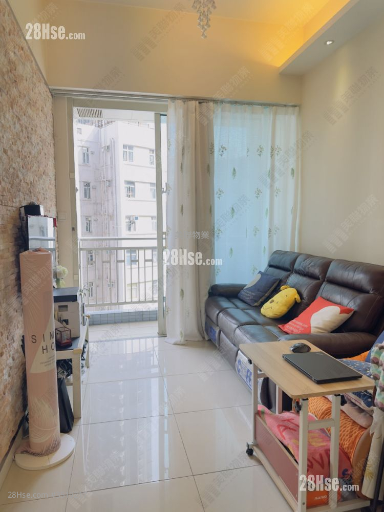 One New York Sell 2 Bedrooms , 1 Bathroom 461 ft² ( 42.8 m² )