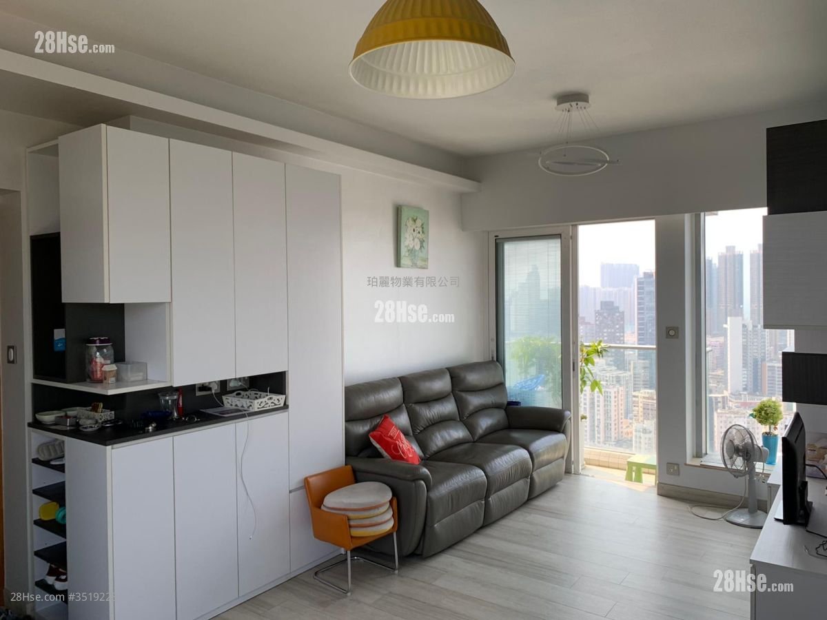 Emerald Twenty Eight Rental 3 Bedrooms , 2 Bathrooms 841 ft² ( 78.1 m² )