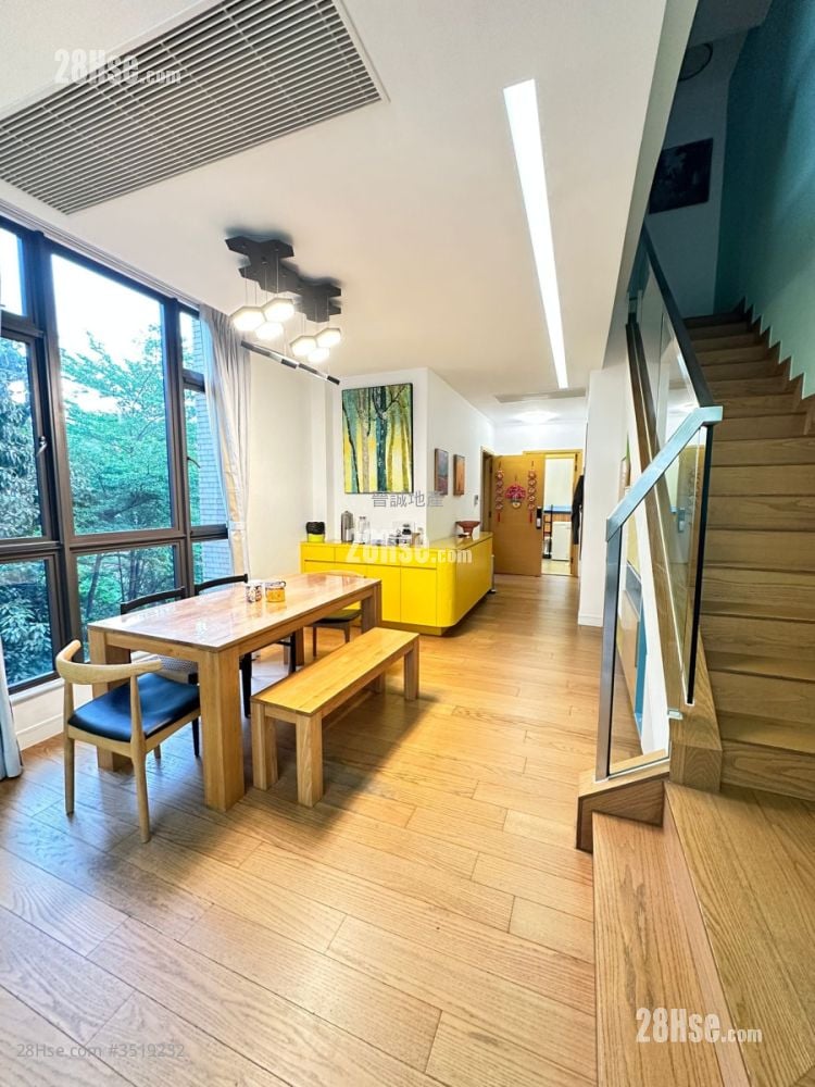 Jade Grove Rental 5+ Bedrooms , 5+ Bathrooms 2,217 ft² ( 206.0 m² )