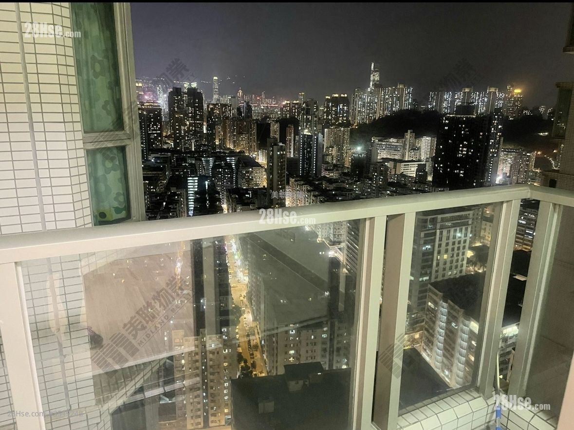 Grand Waterfront Rental 2 Bedrooms , 1 Bathroom 427 ft² ( 39.7 m² )